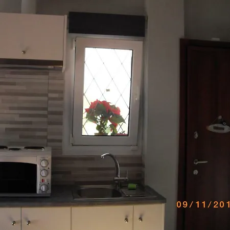The 25sqm Sunny, Modern And Comfortable Apartamento Atenas